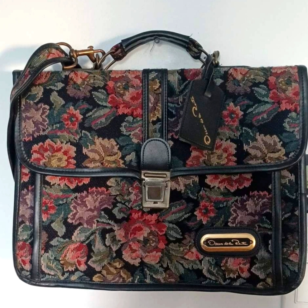 Oscar De La Renta laptop bag